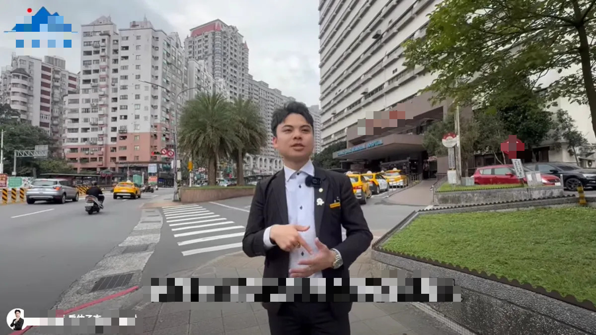 Nam Youtuber này trong quá trình làm việc (Cắt từ video trên kênh Youtube của nhân vật)