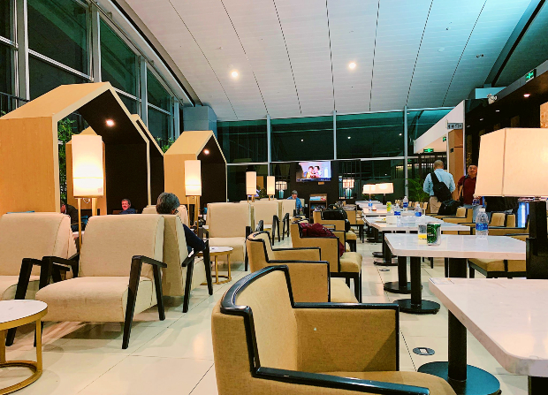 Quyền lợi mà bất cứ ai đi Vietnam Airlines cũng phải biết, được hưởng đặc quyền thương gia, sử dụng phòng VIP
