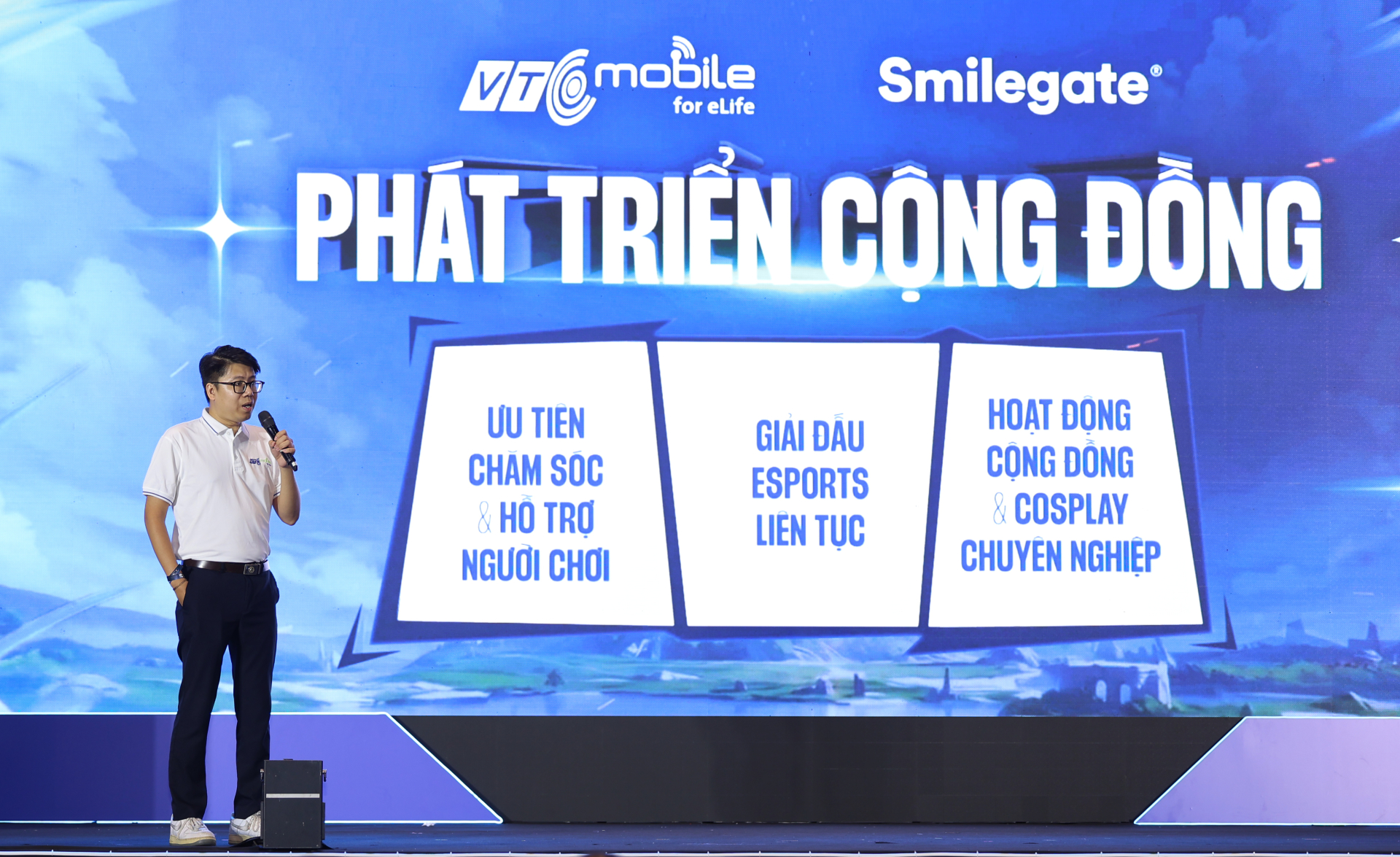   Ông Nguyễn Đình Tú - Giám đốc sản phẩm Epic Seven chia sẻ về lộ trình và những cam kết của VTC Mobile với cộng đồng game thủ Epic Seven.  