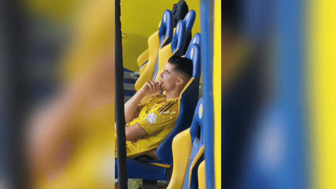 Video: Ronaldo sụp đổ như sắp khóc