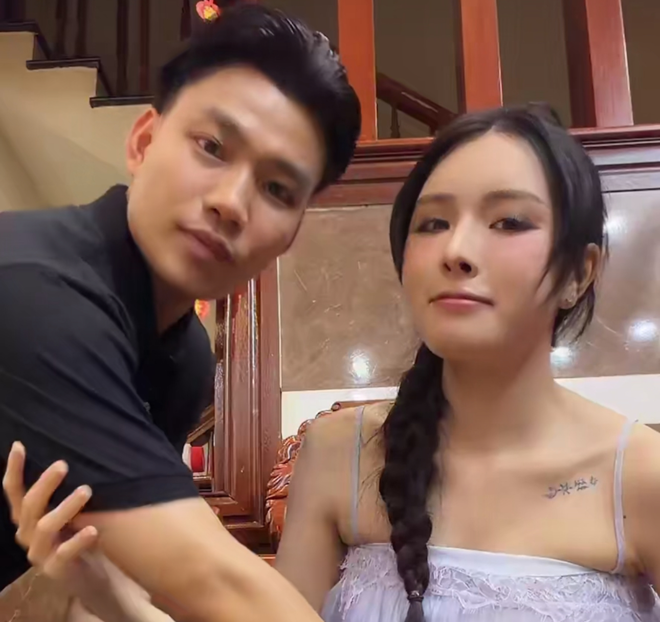 Vợ Văn Thanh lên tiếng về nhan sắc khác lạ ngày cưới, hé lộ chuyện thẩm mỹ