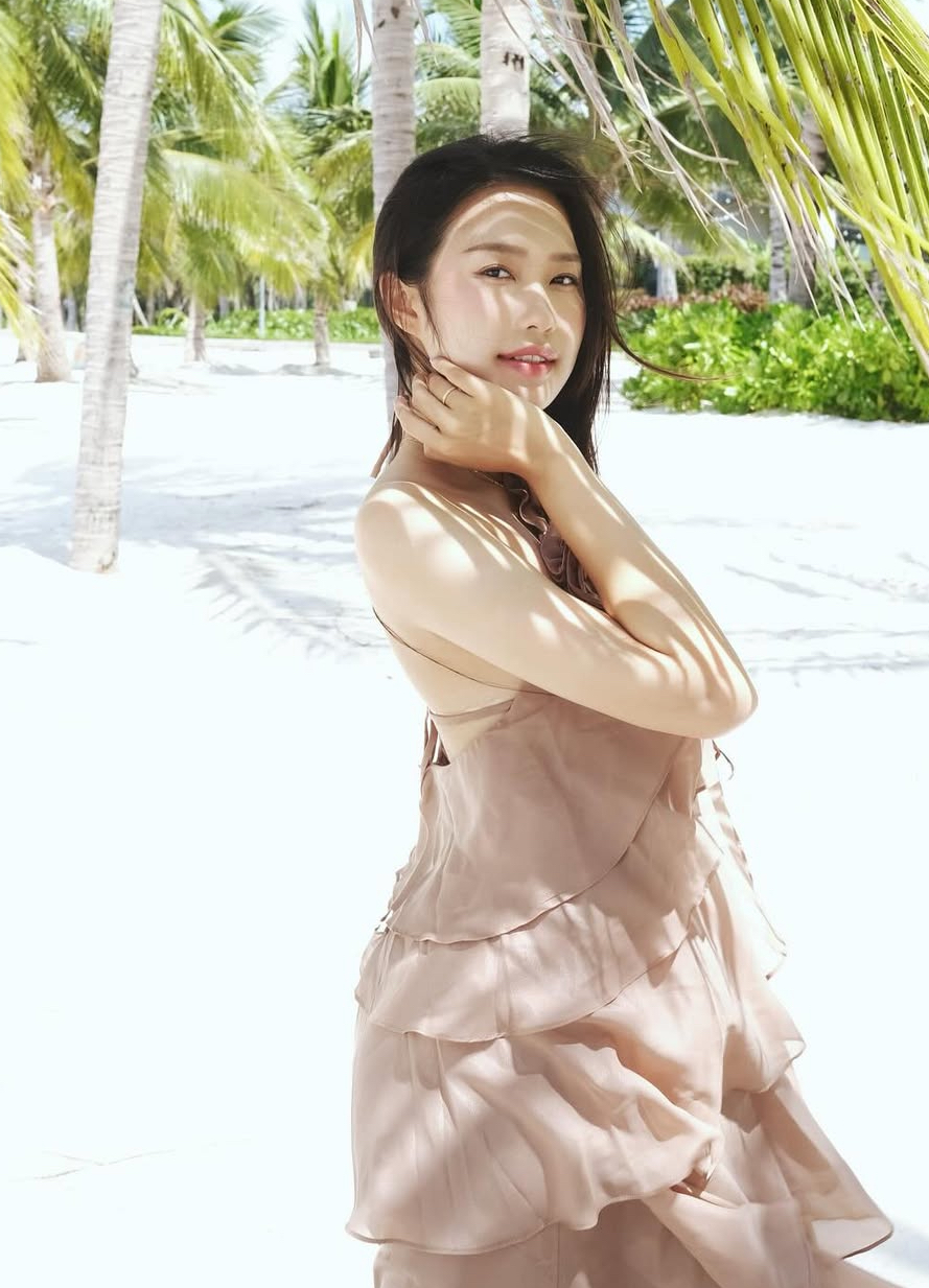 Dụi mắt không nhận ra Doãn Hải My trong diện mạo lạ lẫm, đẹp thế này bảo sao Văn Hậu không mê!