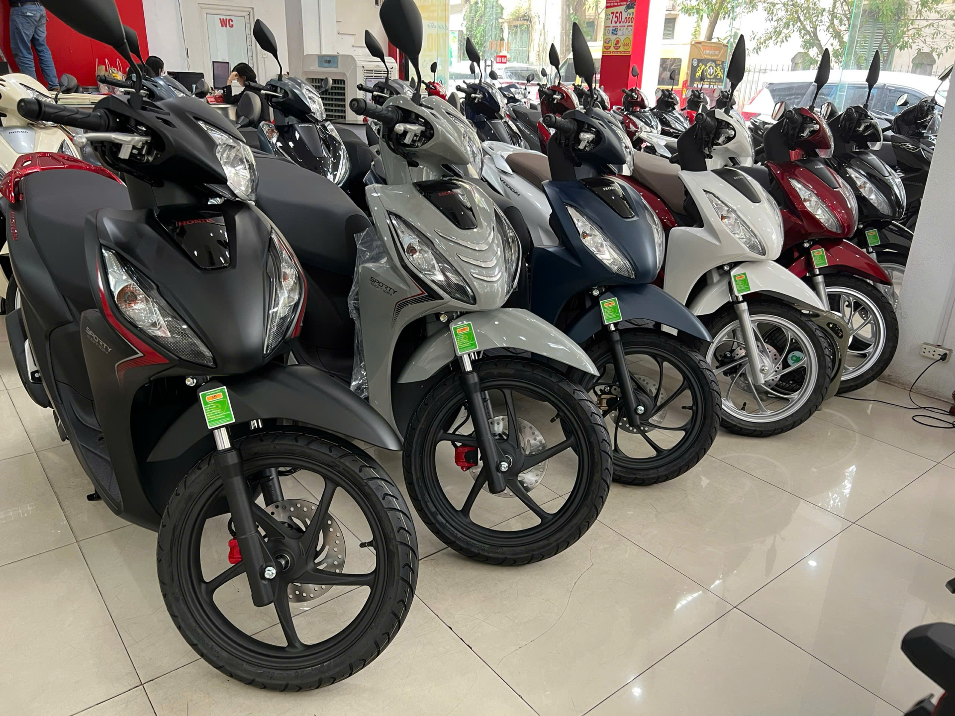 5 chiếc xe máy Honda tiết kiệm xăng nhất hiện nay