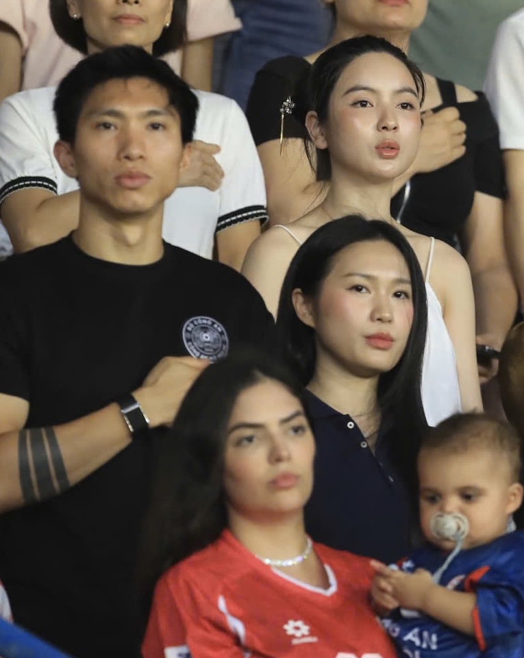Văn Hậu, Hải My trong trận CAHN thắng 2-0 Thanh Hoá (Ảnh: HĐ)