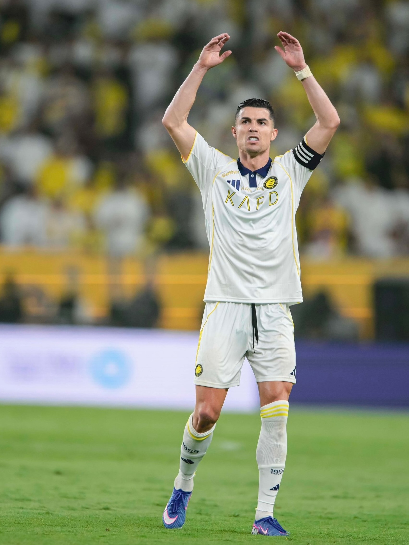 Ronaldo lập cú đúp đẳng cấp, Al Nassr chính thức vô địch giải Saudi Pro League