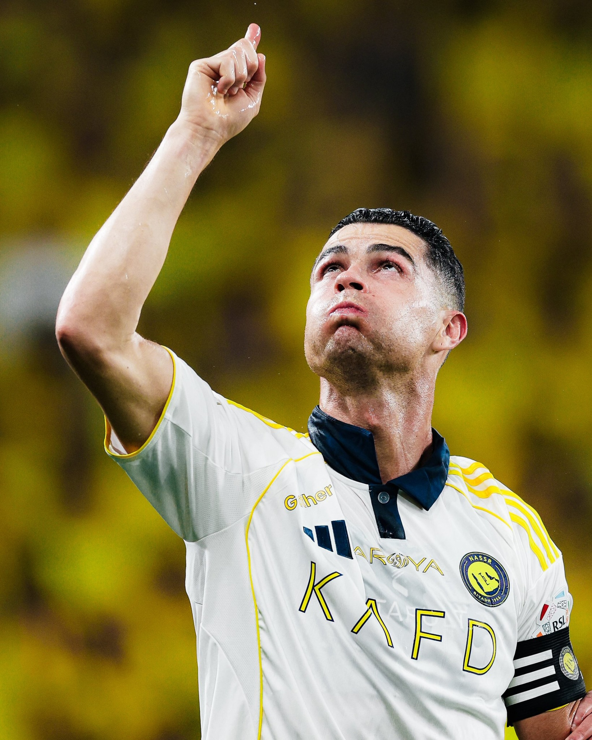 Giọt nước mắt hạnh phúc của Ronaldo