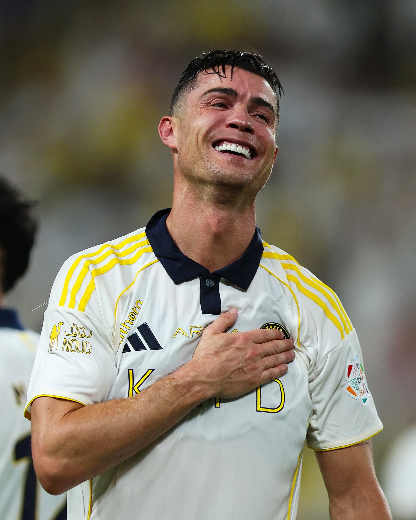 Giọt nước mắt hạnh phúc của Ronaldo
