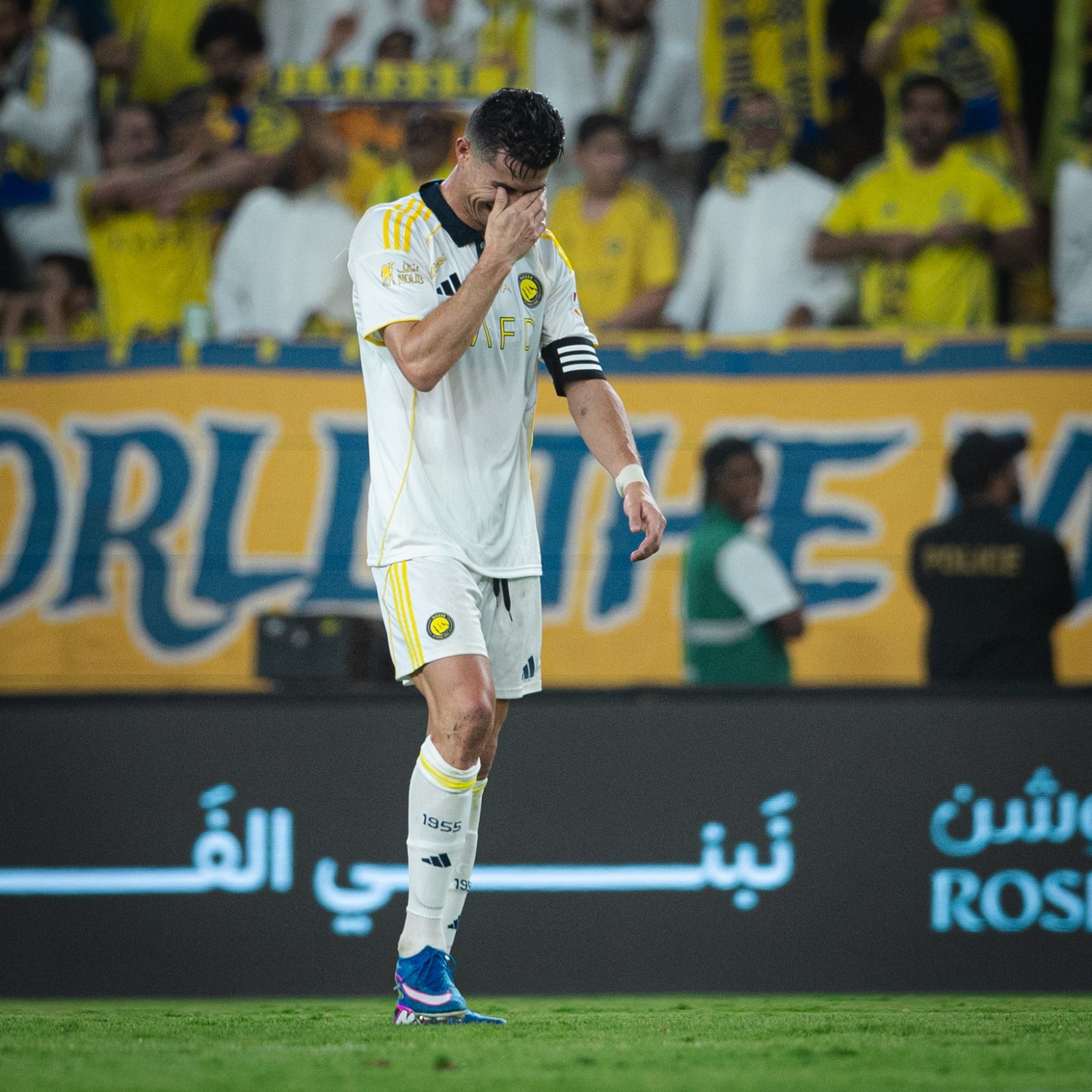 Giọt nước mắt hạnh phúc của Ronaldo