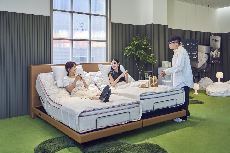 Thế hệ “thiếu ngủ” đang chi cả đống tiền để ngủ ngon: Đệm 74 triệu, chăn ga phải xịn như khách sạn 5 sao