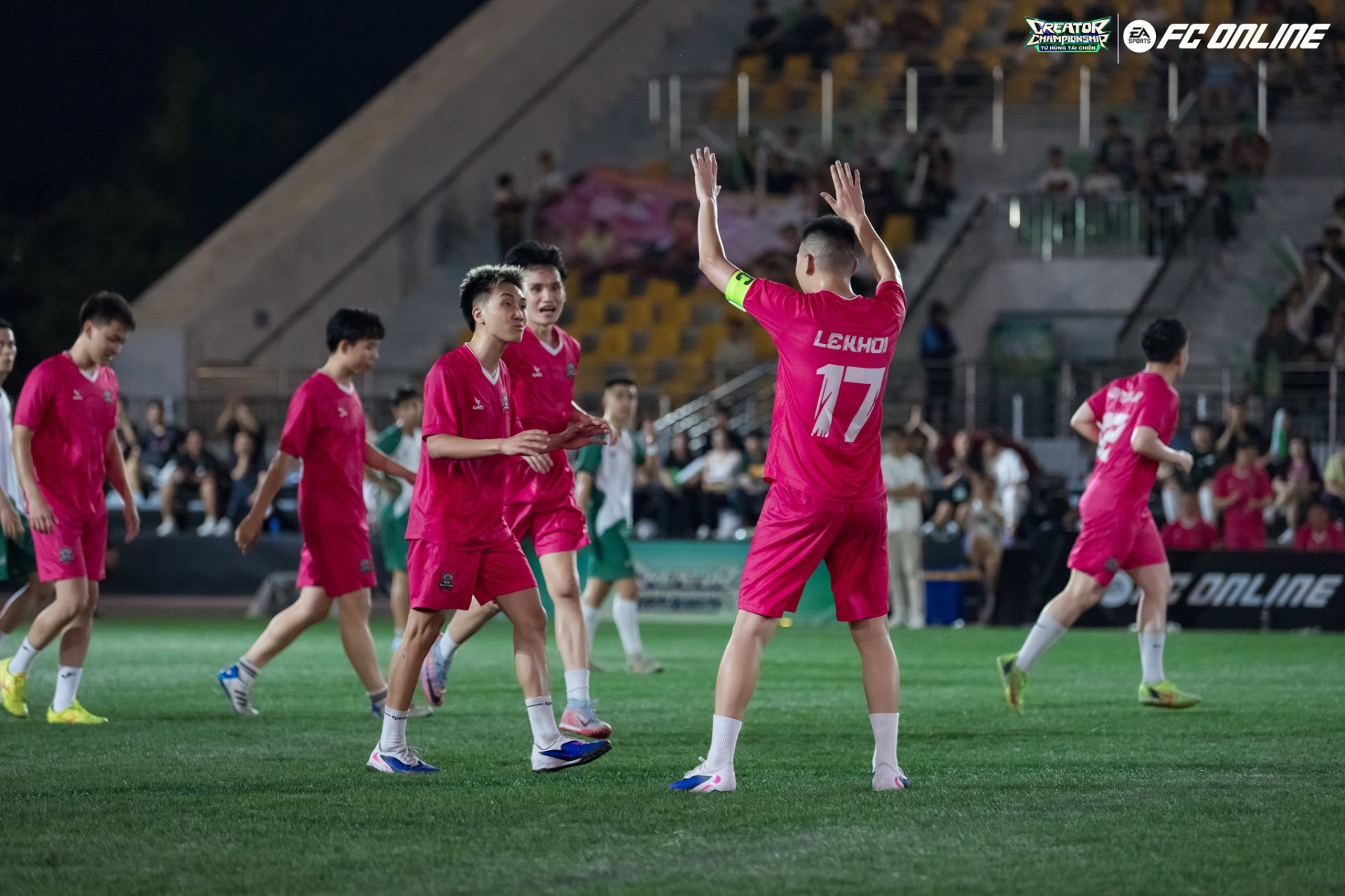 Dàn streamer Refund Gaming vô địch giải đấu FC Online Creator Championship mùa 2