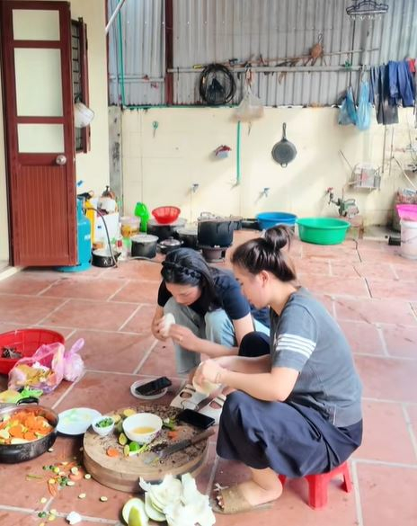 Điều ít ai biết về Doãn Hải My khi về quê làm dâu nhà Văn Hậu: Rửa bát ngày cỗ đến phơi thóc ngày mùa