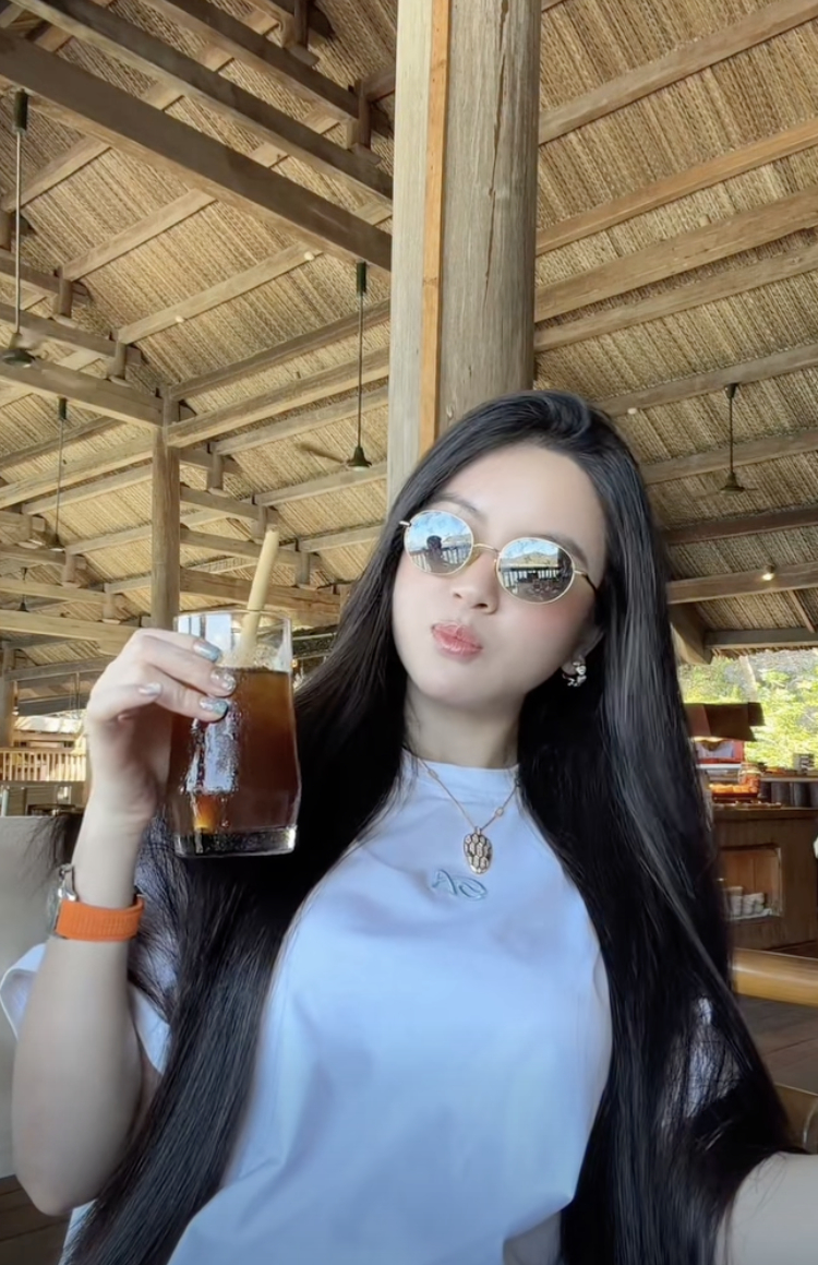 Chu Thanh Huyền khoe nhan sắc mặn mà, vóc dáng nuột nà của mẹ một con
