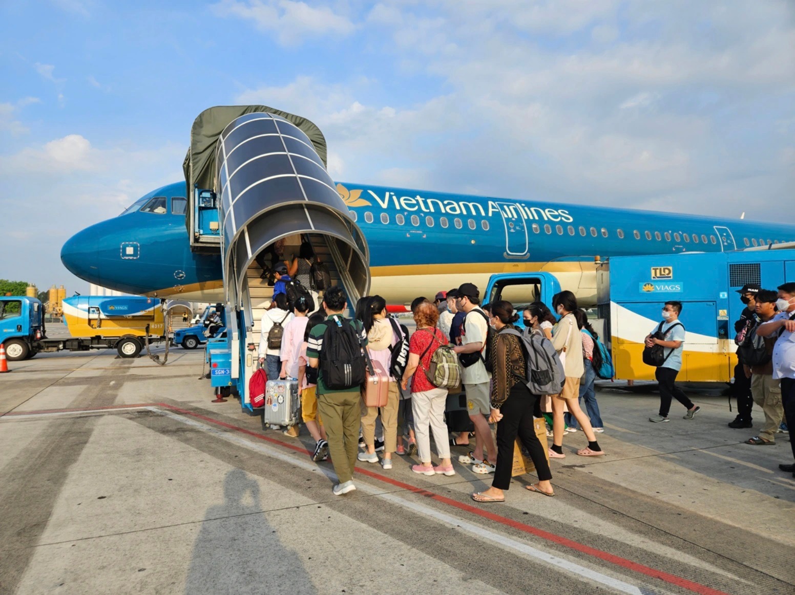 Tin vui cho người đi máy bay: Từ ngày 1/7, nhiều dịch vụ hàng không giảm giá mạnh