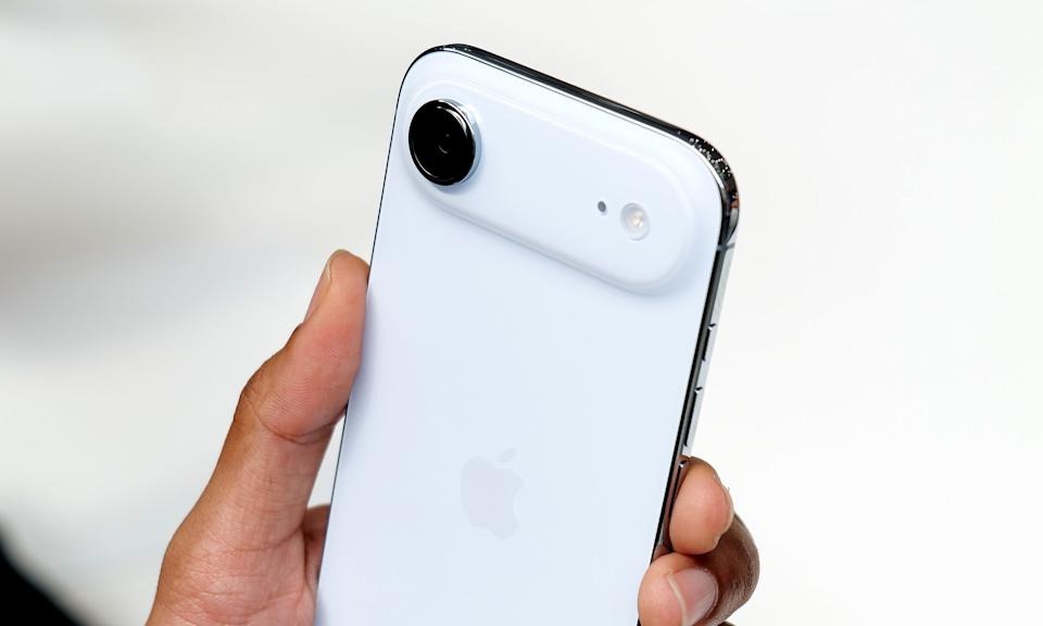 Mẫu iPhone Air rớt giá mạnh chỉ sau một thời gian ngắn lên kệ do không đáp ứng được nhu cầu thực dụng của người dùng.