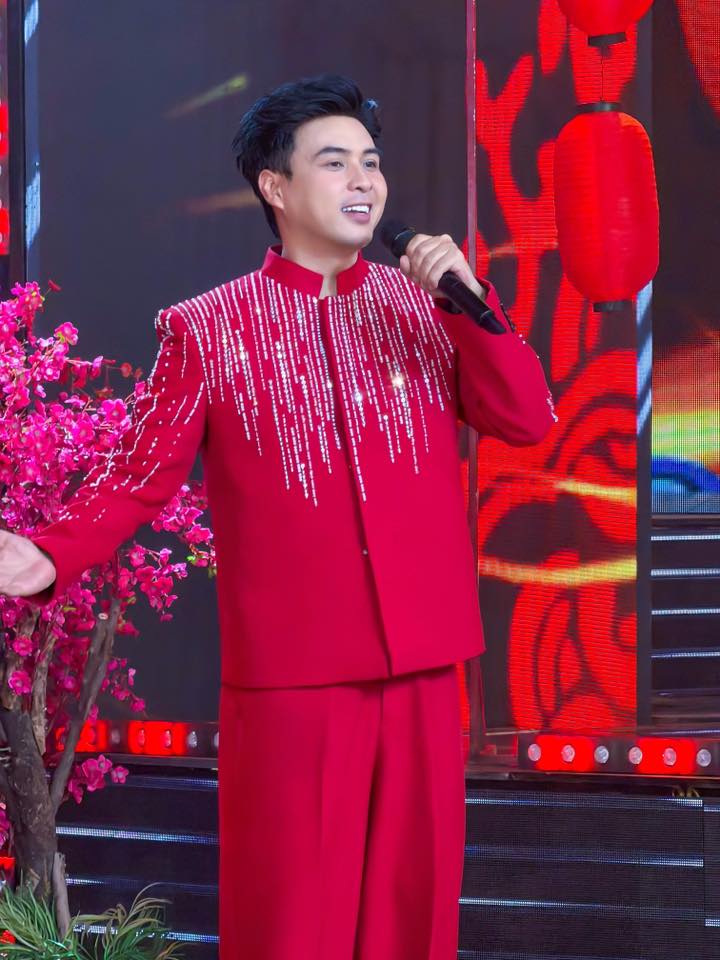 Chàng trai làm quản lý karaoke 