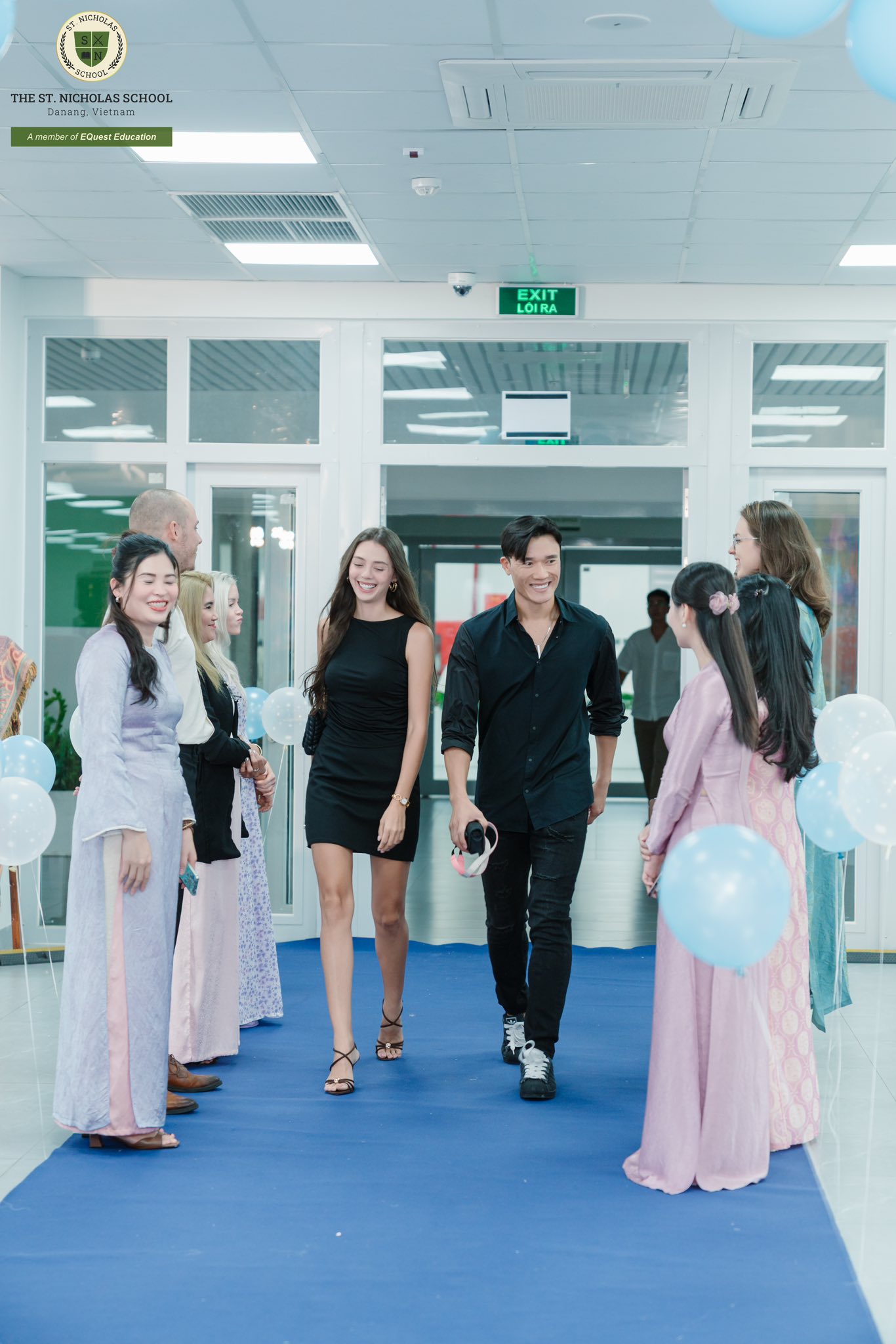 Dianka nổi bật với đôi chân dài
