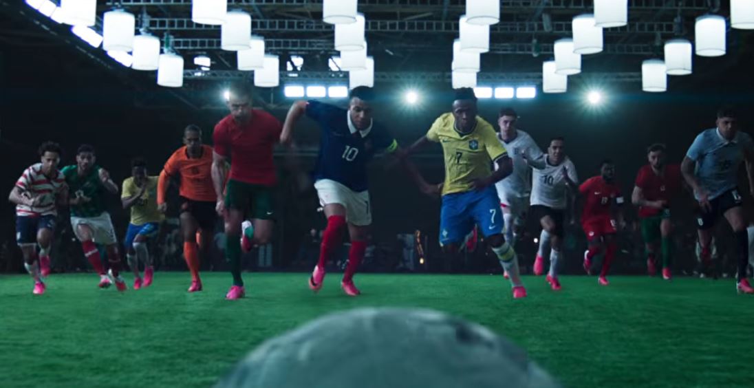 Bom tấn quảng cáo của Nike quy tụ dàn sao khủng Ronaldo, Mbappe, Lisa (BLACKPINK) nhưng bất ngờ dính cú 