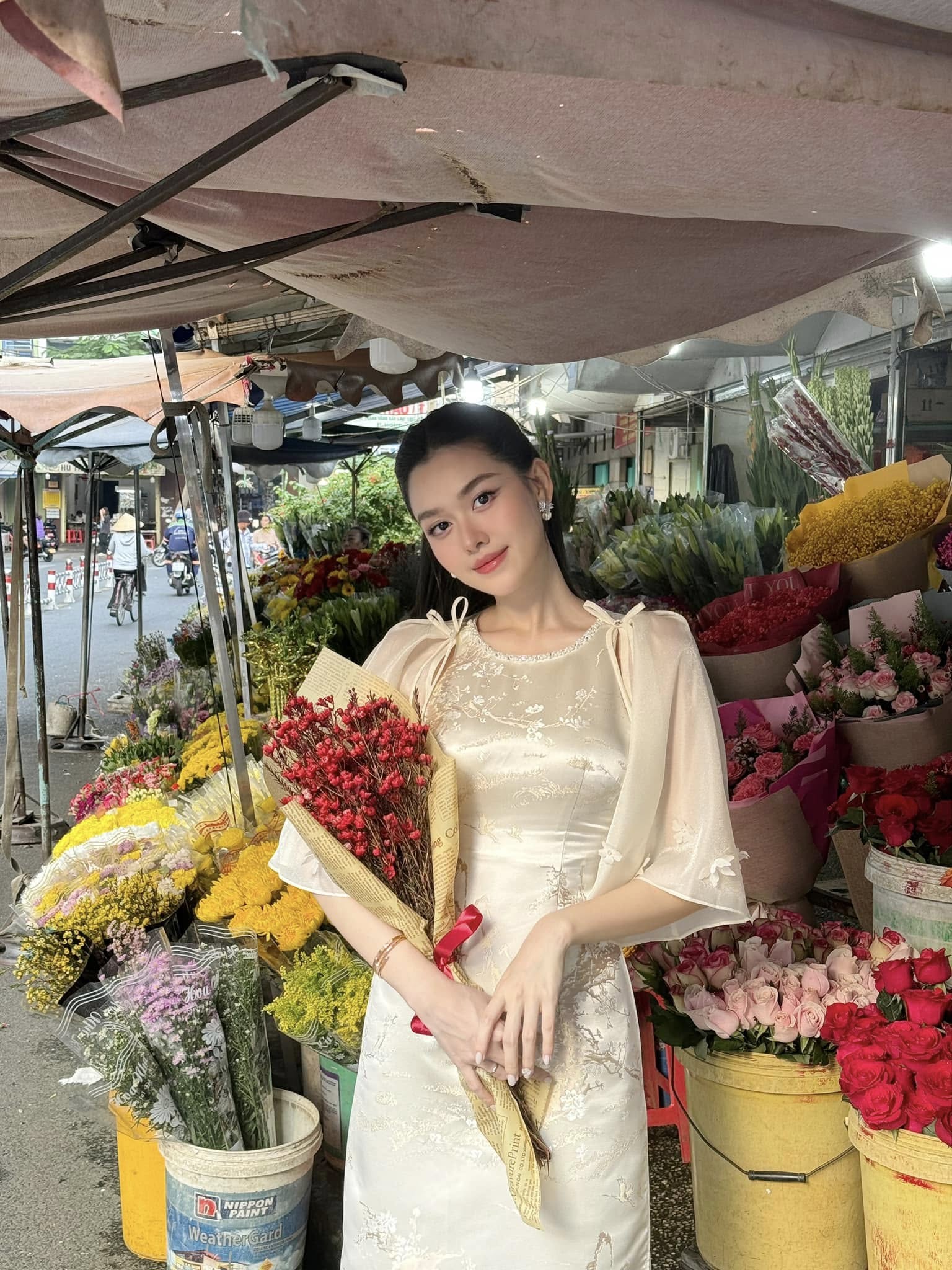 Tường San có cuộc sống giàu có, bình yên bên chồng kín tiếng 