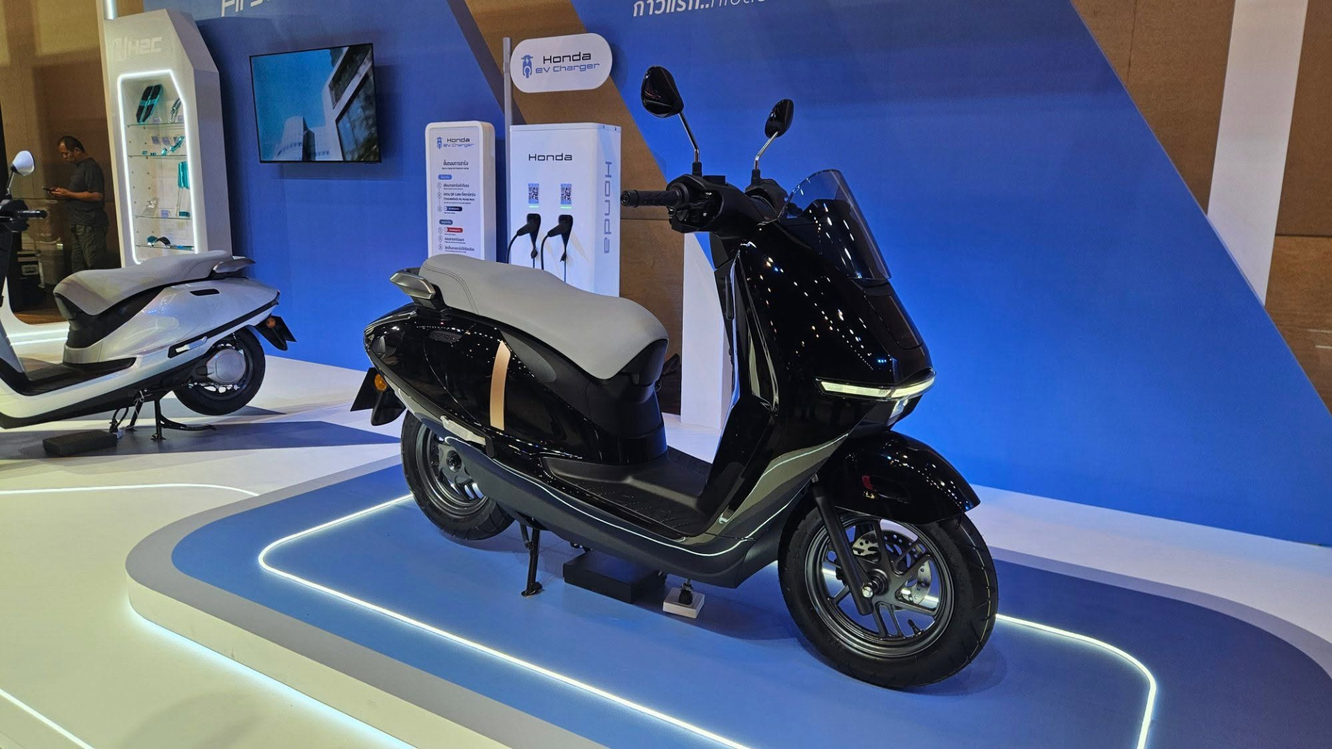 Xe máy điện xịn nhất của Honda bán tại Việt Nam có gì hot?