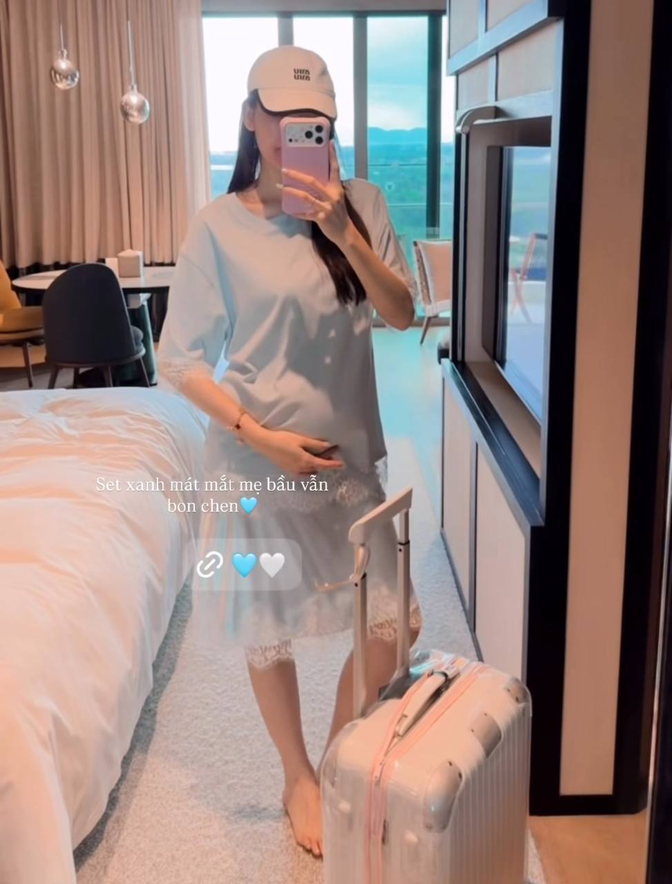 Tường San lần đầu khoe cận bụng bầu lần 2 