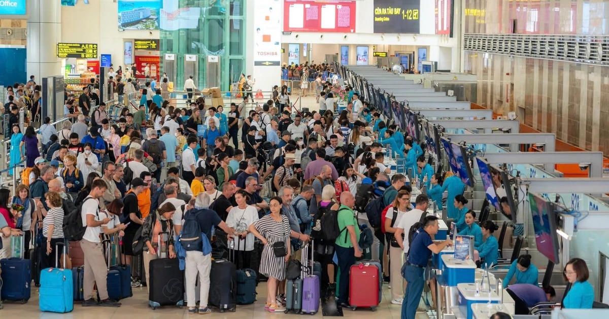 Giá vé máy bay hè 2026 tăng mạnh: Hành khách nên biết những điều sau để mua vé rẻ