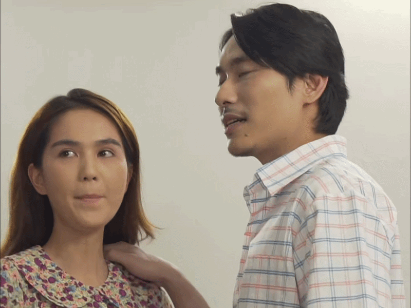 Ngọc Trinh còn chủ động hướng dẫn Kiều Minh Tuấn tạo dáng tình cảm