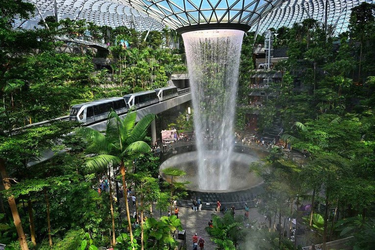Sân bay quốc tế Changi luôn là một trong những điểm đến gây ấn tượng tại Singapore
