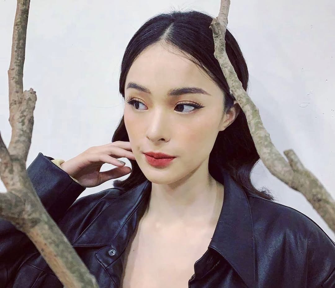 Tình hình hiện tại của Hạ Vi là một bí ẩn