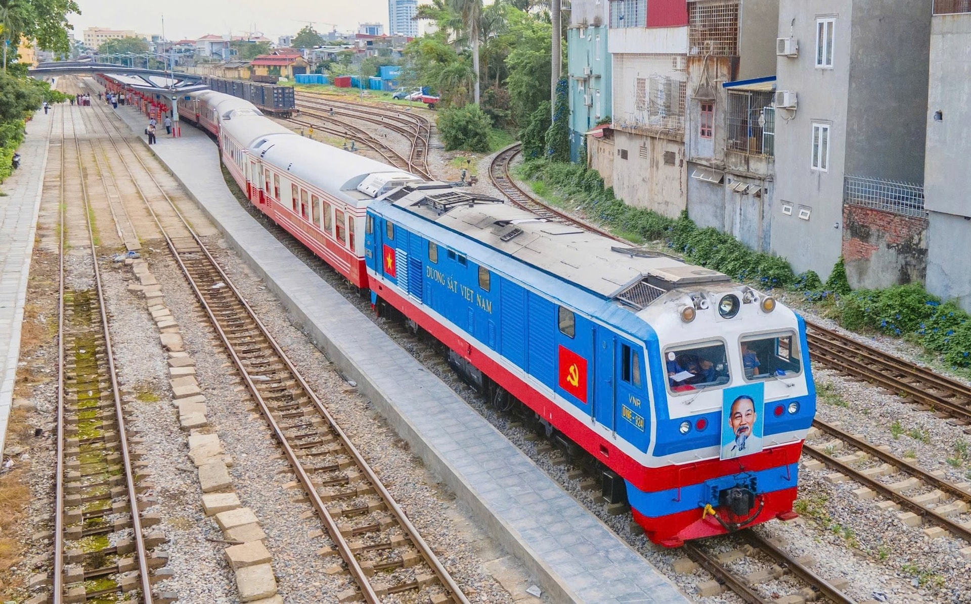 Mức giá tàu hỏa cũng giảm đáng kể từ 10-20% tùy theo từng tuyến