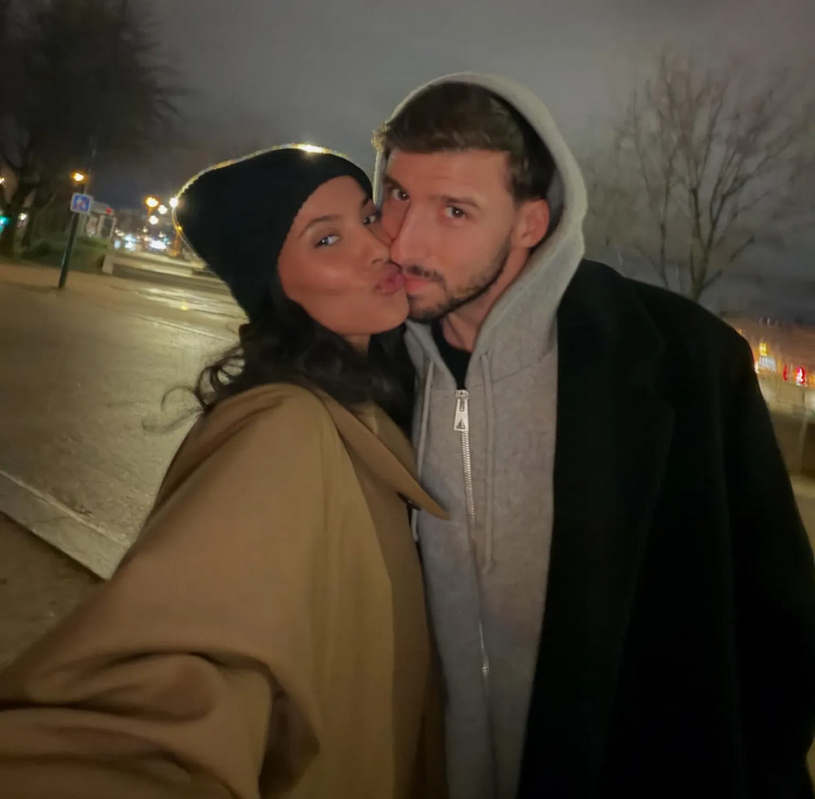 Rubén Dias và nữ MC Maya Jama hẹn hò 18 tháng