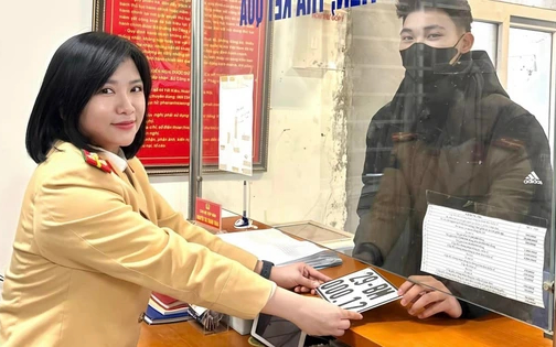 Bộ Công an đã chính thức áp dụng quy định mới nhất về hồ sơ đăng ký sang tên xe. (Ảnh minh hoạ)