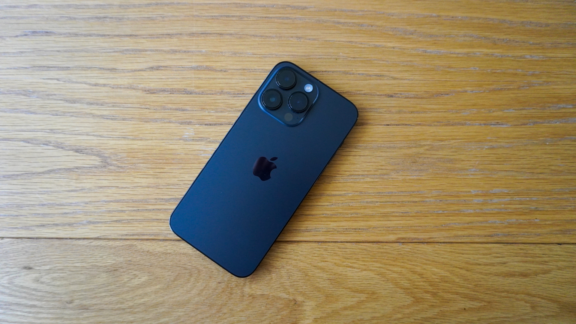 3 chiếc iPhone cũ rớt giá cực mạnh đáng mua nhất hiện nay