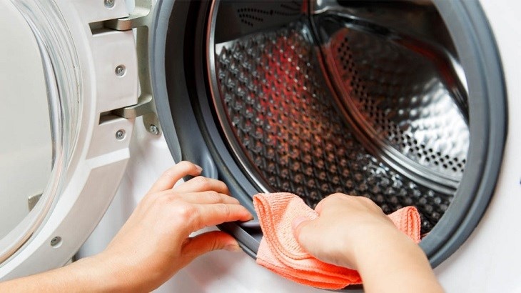 Vì sao quần áo giặt ở nhà không thơm như ở tiệm?