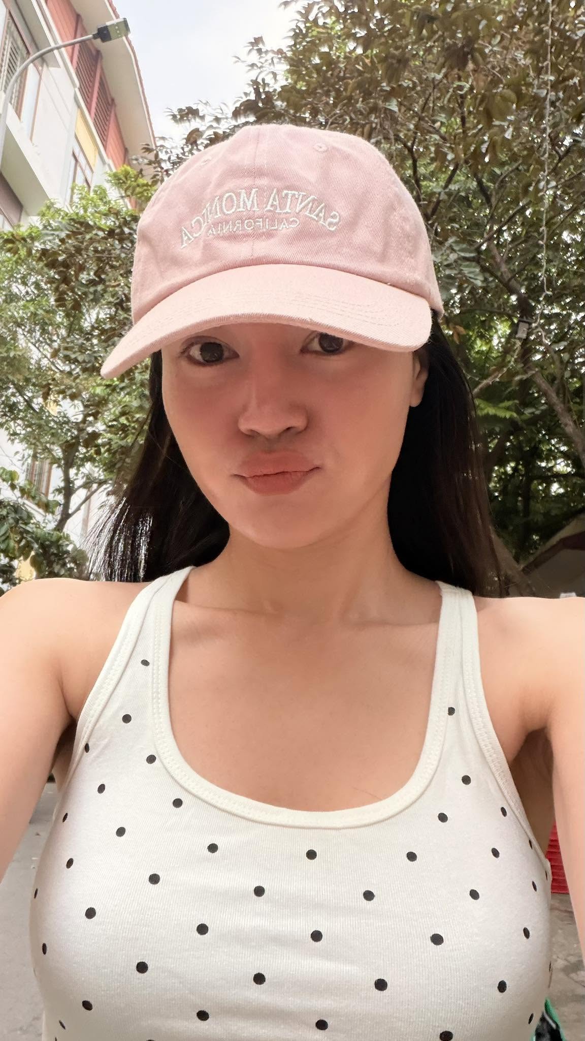 Visual rạng rỡ dù không trang điểm của Lan Ngọc