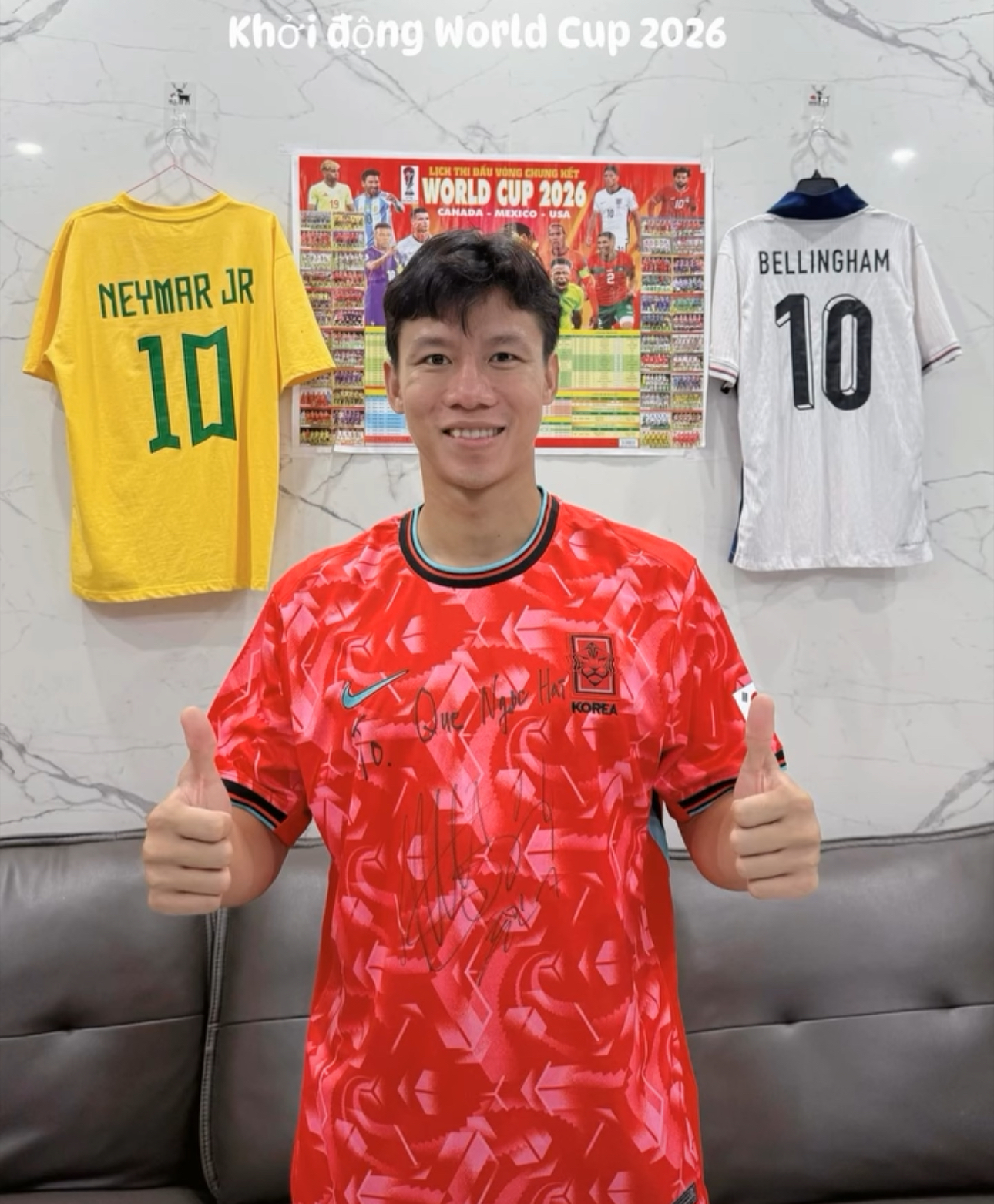 Quế Ngọc Hải khoe áo của Son Heung-min