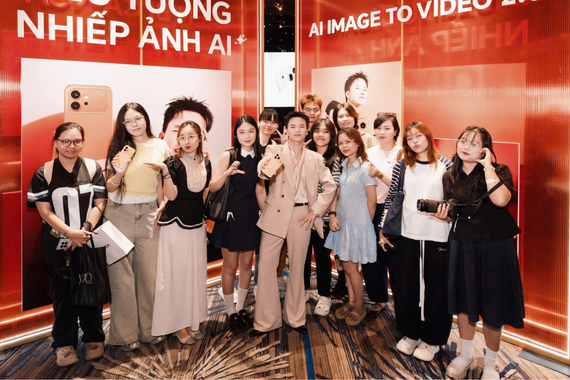 Bùi Công Nam chiếm trọn spotlight tại TP.HCM với màn xuất hiện đặc biệt
