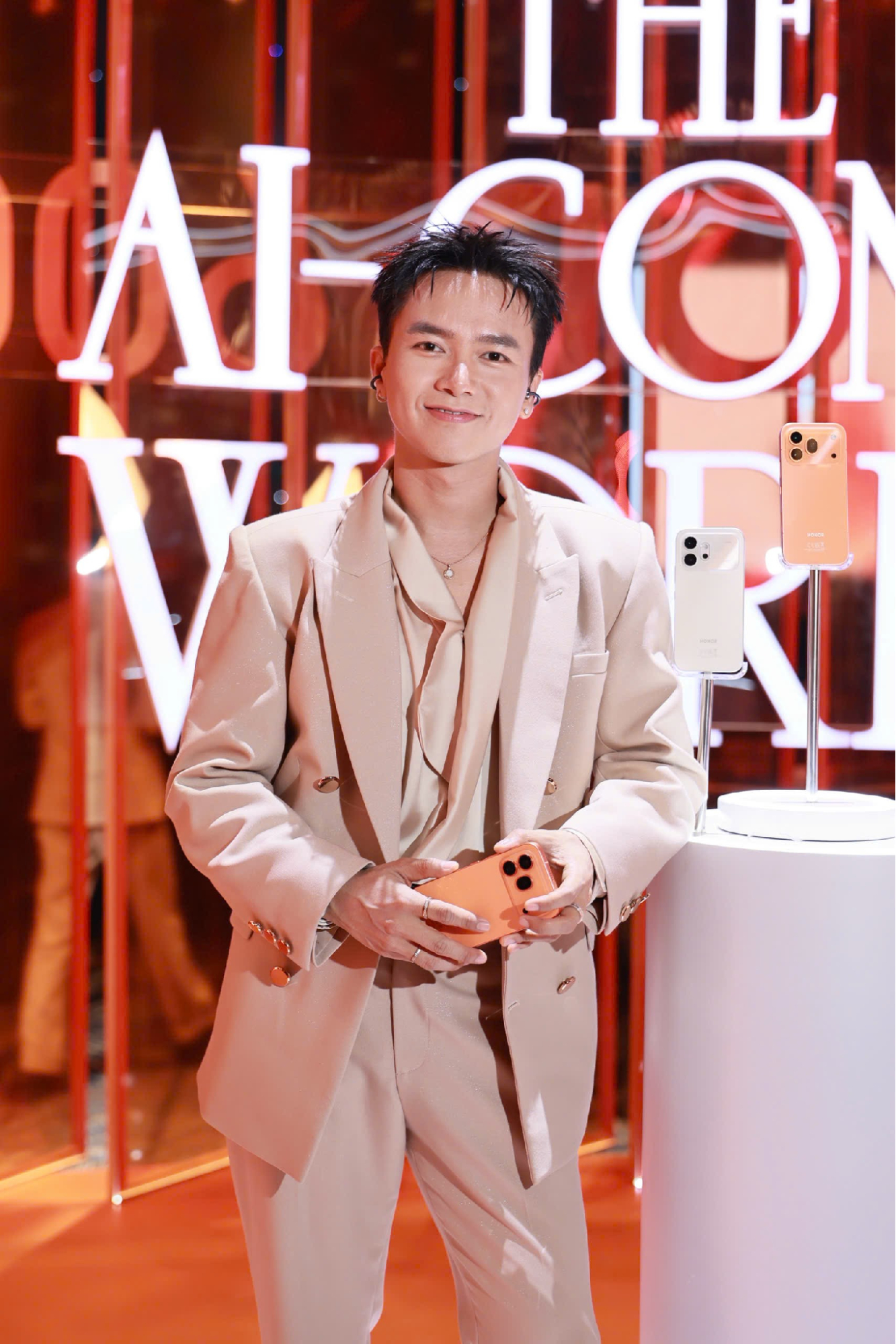 Bùi Công Nam chiếm trọn spotlight tại TP.HCM với màn xuất hiện đặc biệt