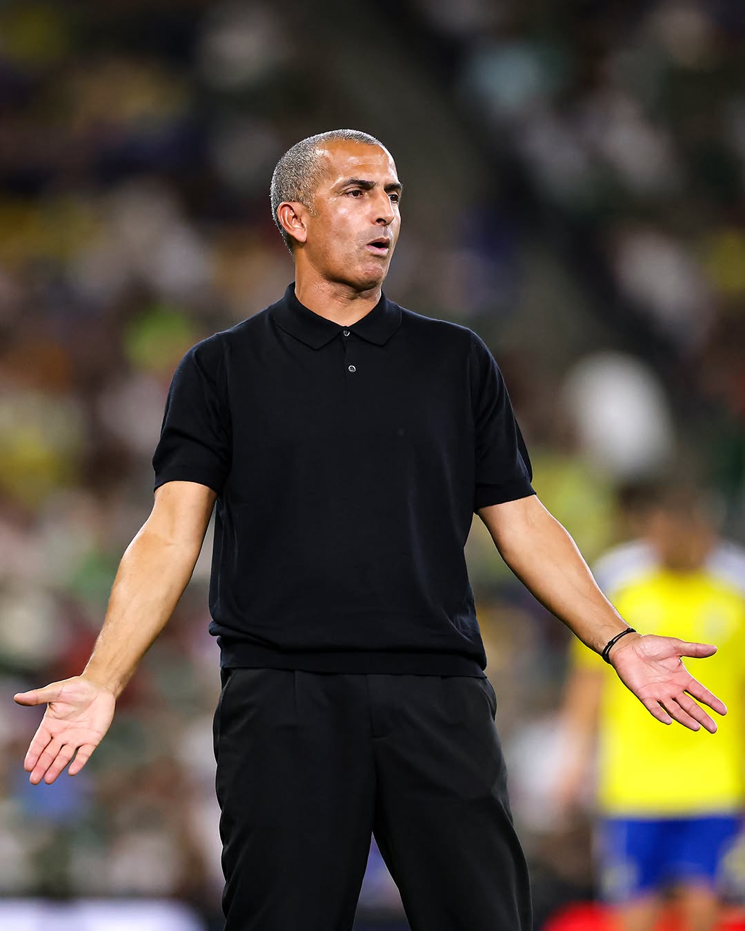 HLV Sabri Lamouchi bị sa thải (Ảnh: BR Football)