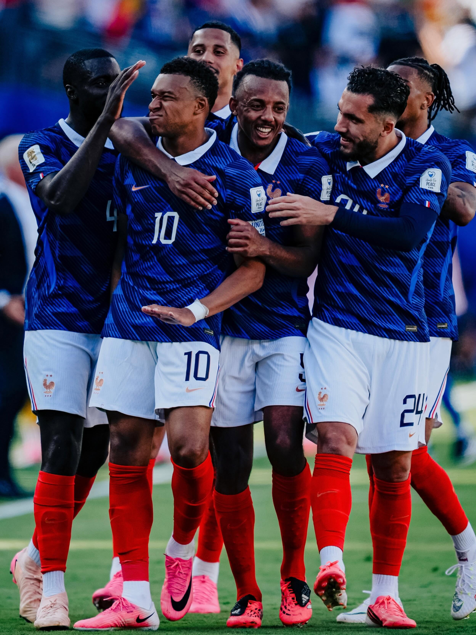 Mbappe đi vào lịch sử tuyển Pháp (Ảnh: FBNV)