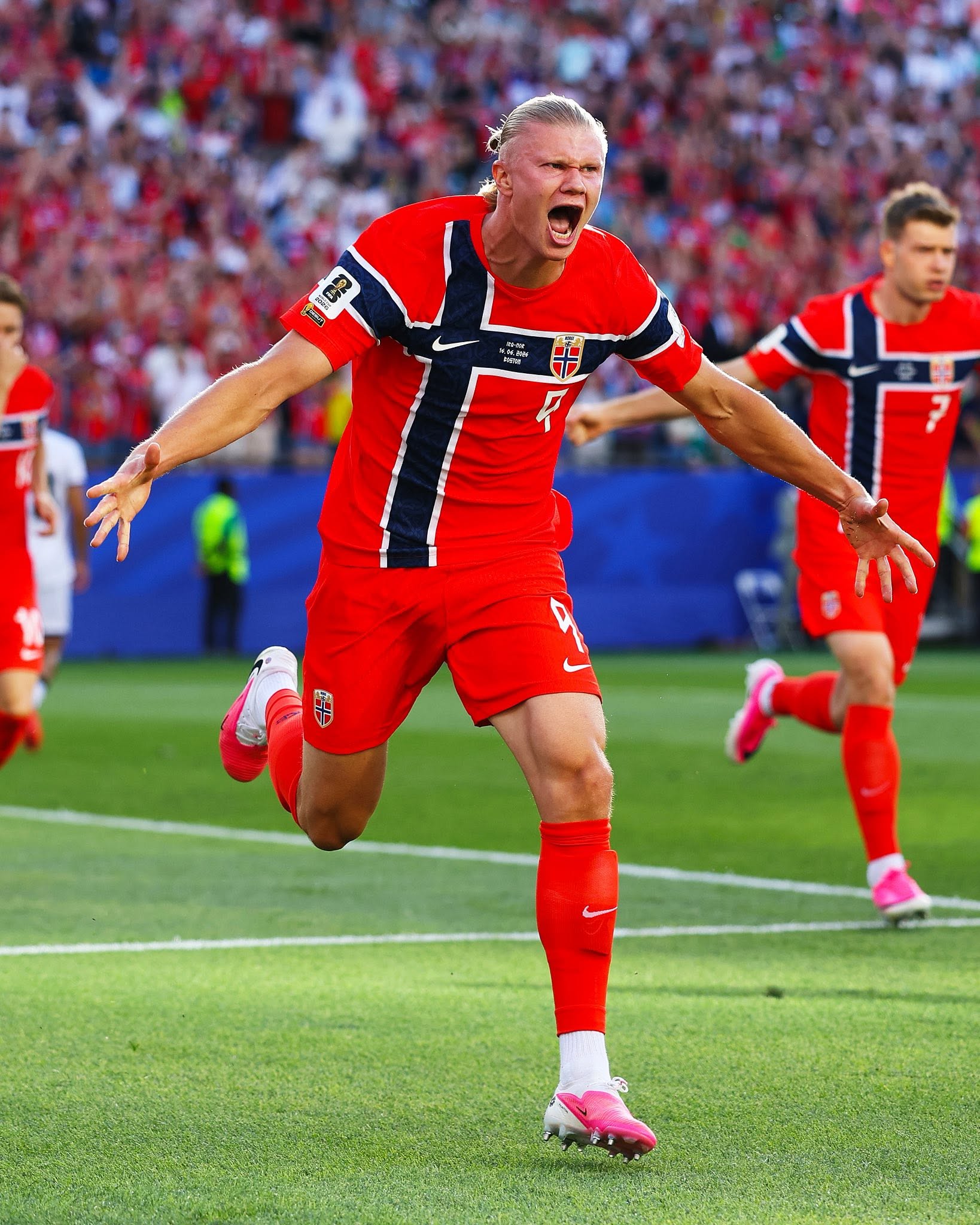 Haaland chào World Cup đầu tiên trong sự nghiệp bằng màn trình diễn ấn tượng (Ảnh: BR Football)