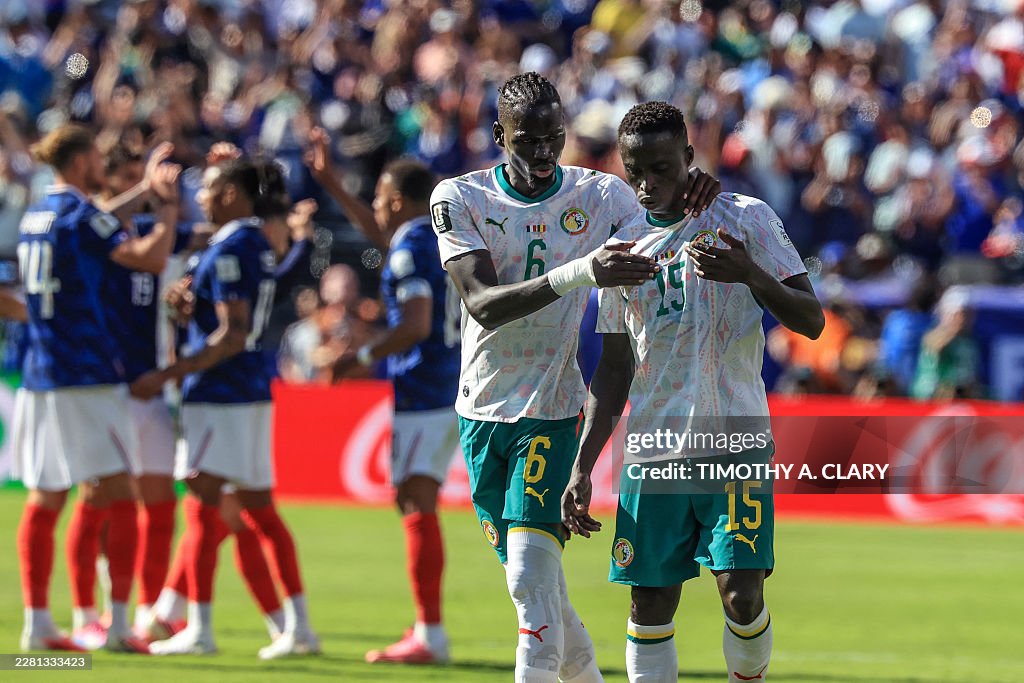 Senegal nỗ lực ghi bàn (Ảnh: Getty)
