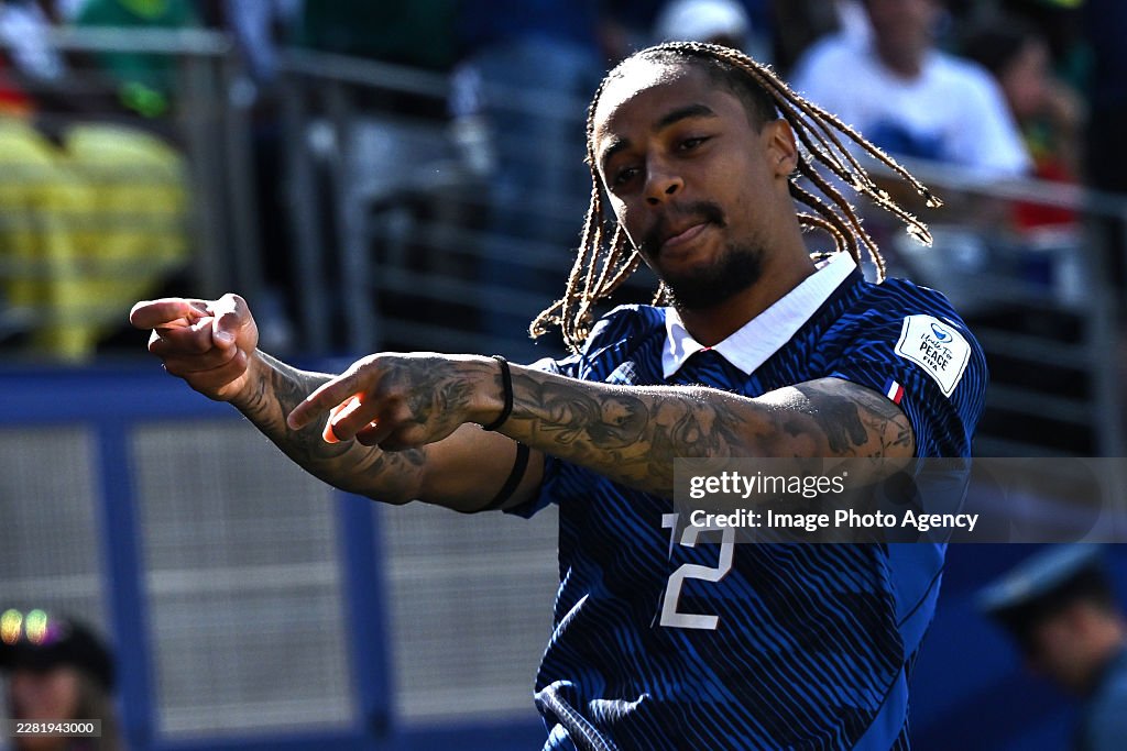 Bradley Barcola ghi bàn cho Pháp (Ảnh: Getty)