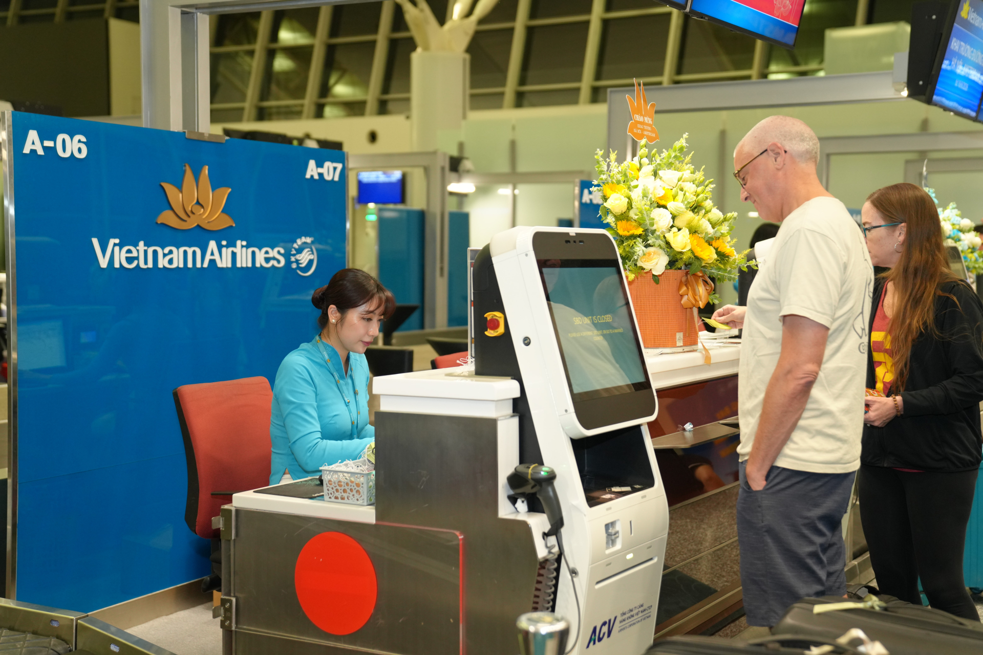 Hành khách checkin chuyến bay Hà Nội - Amsterdam (Ảnh: Vietnam Airlines)
