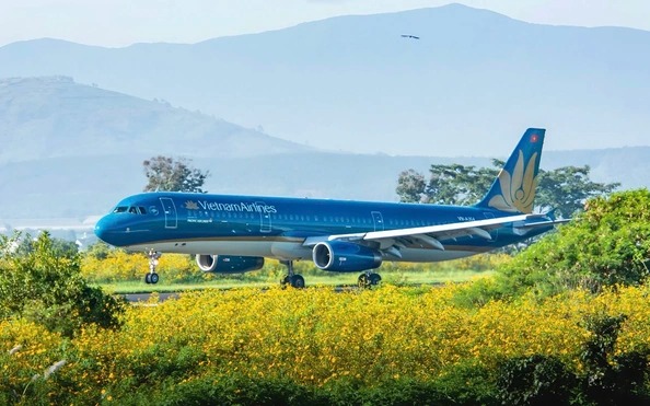 Vietnam Airlines là hãng hàng không đầu tiên công bố khôi phục các đường bay đến sân bay Liên Khương từ 19/8