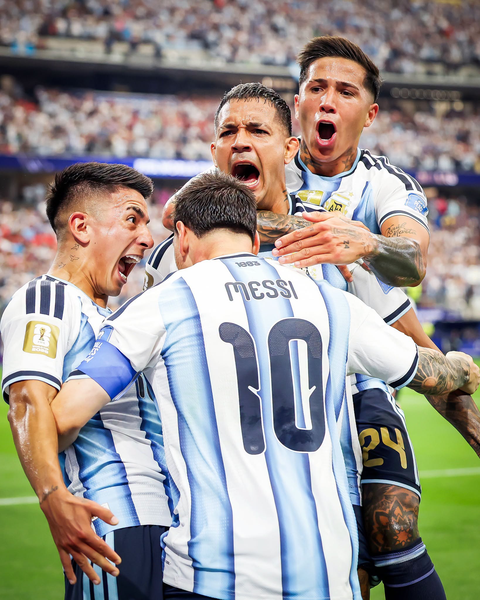 Cú penalty hỏng ăn đẹp nhất của Messi
