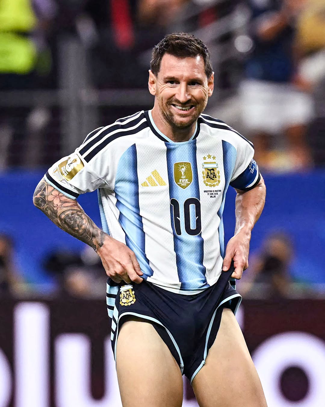 Cú penalty hỏng ăn đẹp nhất của Messi