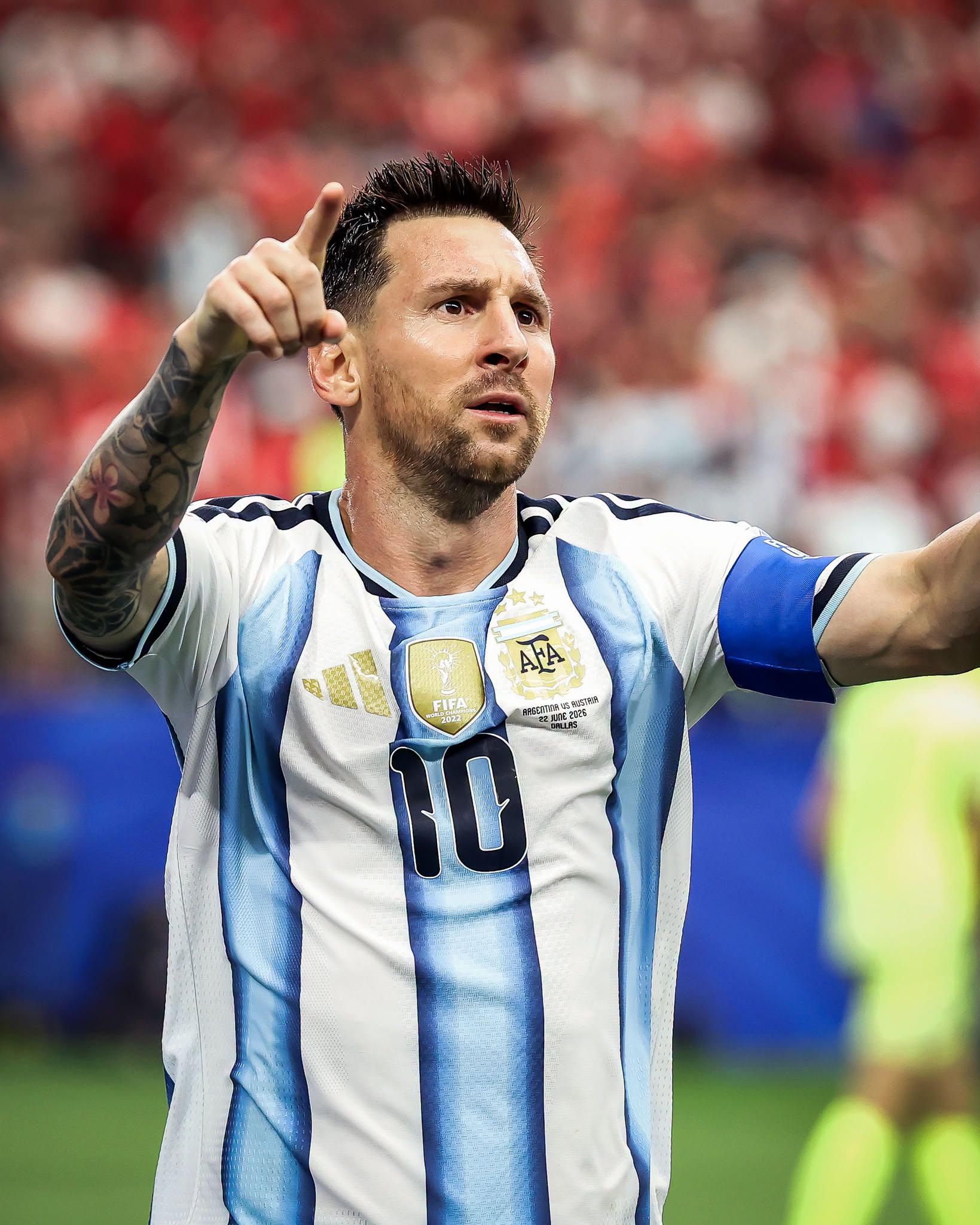 Cú penalty hỏng ăn đẹp nhất của Messi