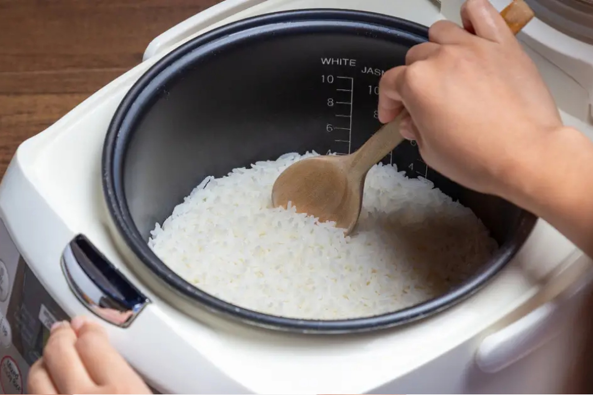 3 món đồ điện trong nhà cần rút phích cắm trước khi ngủ