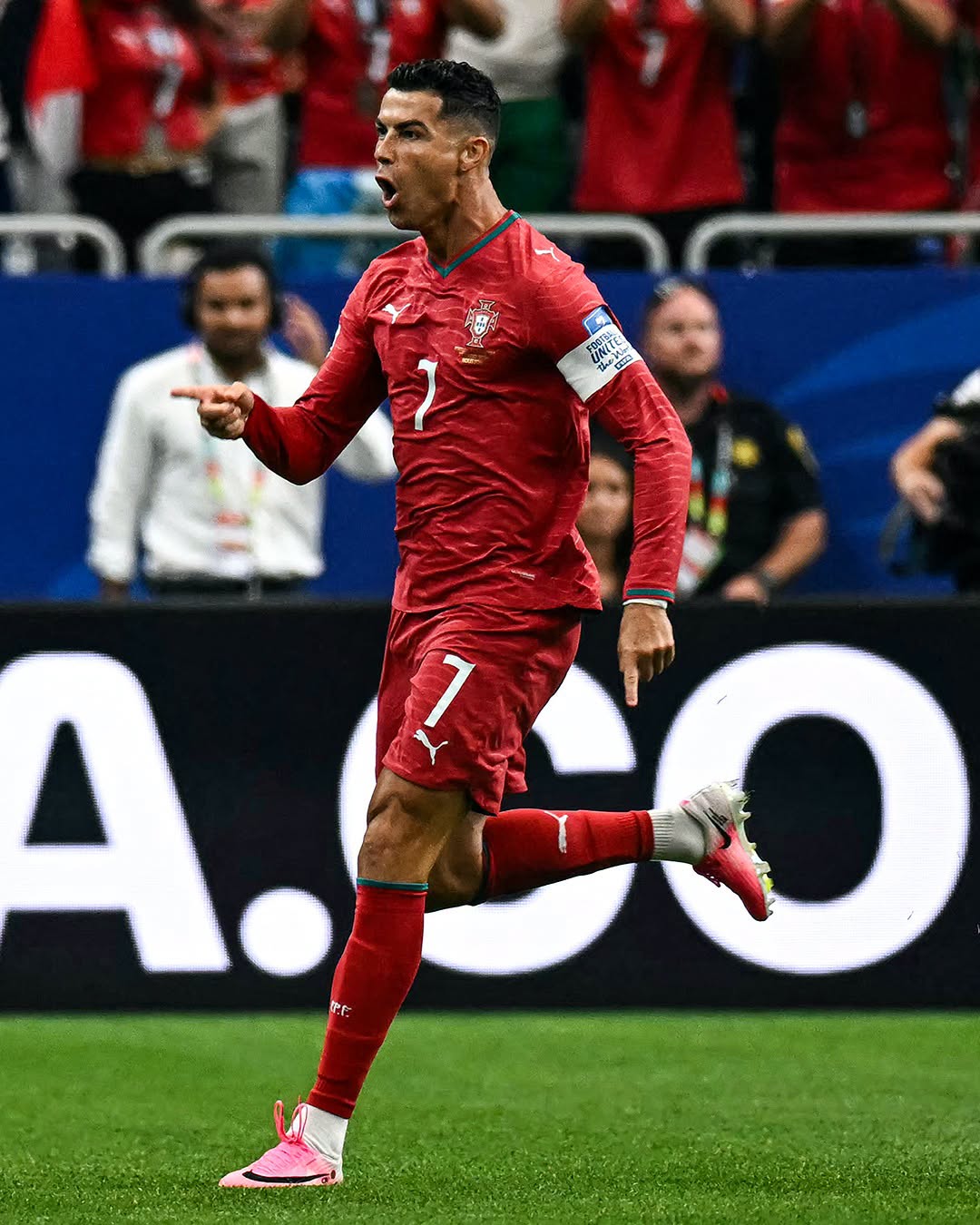 Ronaldo lập cú đúp (Ảnh: BR Football)