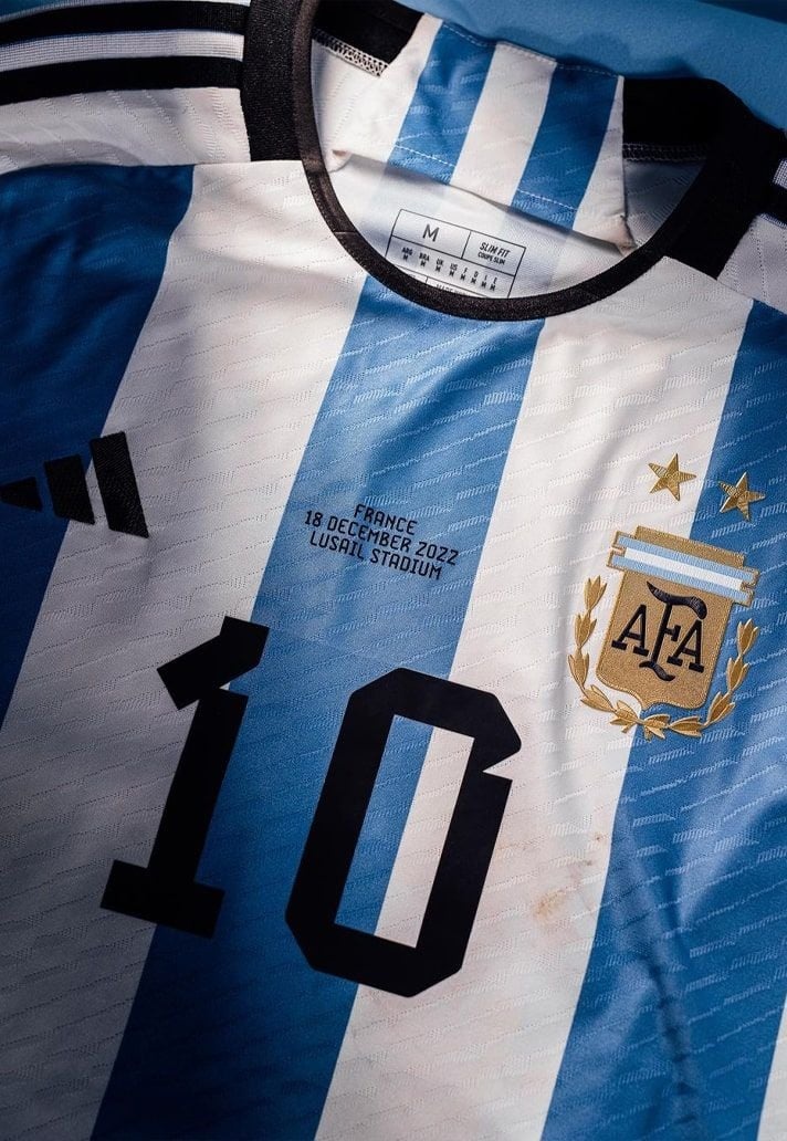 Chiếc áo đấu đắt nhất của Messi